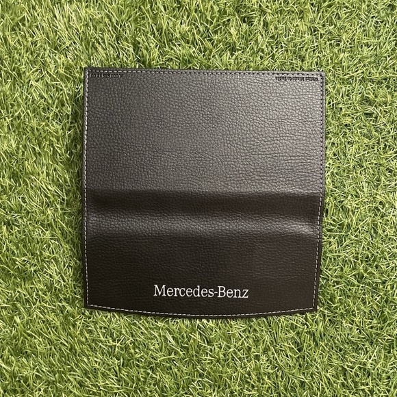 2019 Mercedes-Benz A-Class Sedan Owners Manual (A220 4MATIC 2.0L, A220 2.0L) - Picture 14 of 15